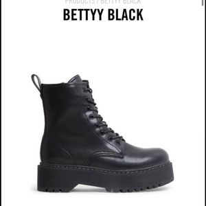 Steve Madden black Betty boots